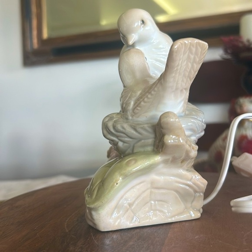 Vintage Lamp Porcelain Love Birds Figurine Nightlight Lamp Nursery - Picture 9 of 16